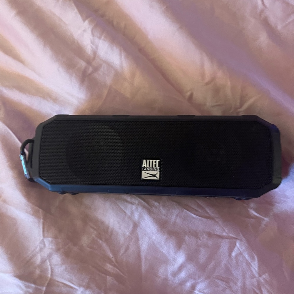 Altec Lansing Bluetooth speaker NWOT
